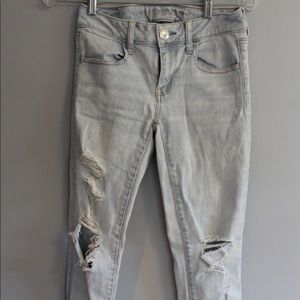 american eagle light washed ripped jeans